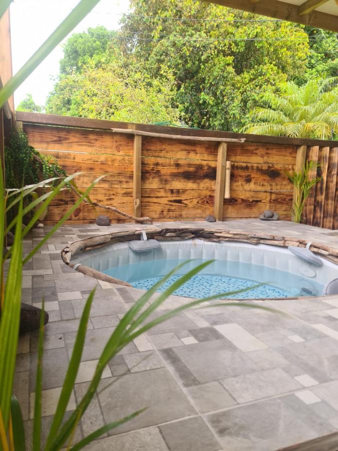 Kami Lodge F3 Jacuzzi Riviere-Salee Exterior foto